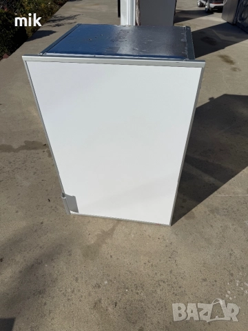 Малък хладилник с камера за вграждане Bosch, снимка 6 - Хладилници - 52421564