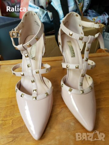 Primark Valentino Rockstuds, Нови, снимка 5 - Дамски обувки на ток - 37887696