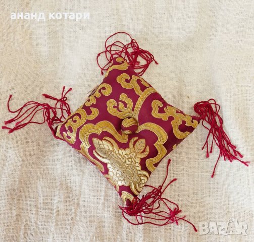 Квадратни възглавнички за пеещи купи 