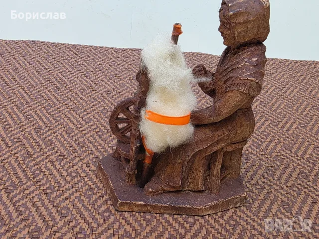 Дървена статоетка - жена предачка, снимка 3 - Антикварни и старинни предмети - 55867789