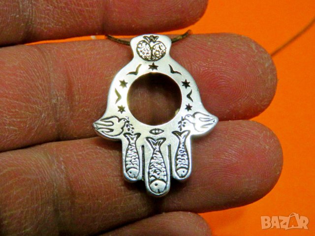 Старинен сребърен Амулет и сребърно синджирче, мощен символичен амулет - ръката на Фатима, символ Ха, снимка 1 - Колиета, медальони, синджири - 38604797