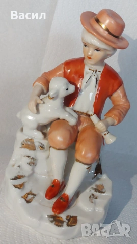 Порцеланова фигура, снимка 5 - Антикварни и старинни предмети - 54064765
