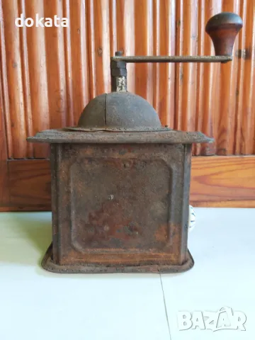 Стара кафемелачка, снимка 6 - Антикварни и старинни предмети - 48715752