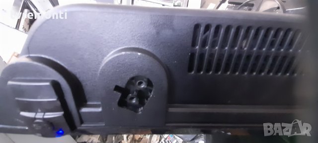 Стойкa за телевизор Hisense модел LHD32D50TS, снимка 5 - Стойки, 3D очила, аксесоари - 34559220