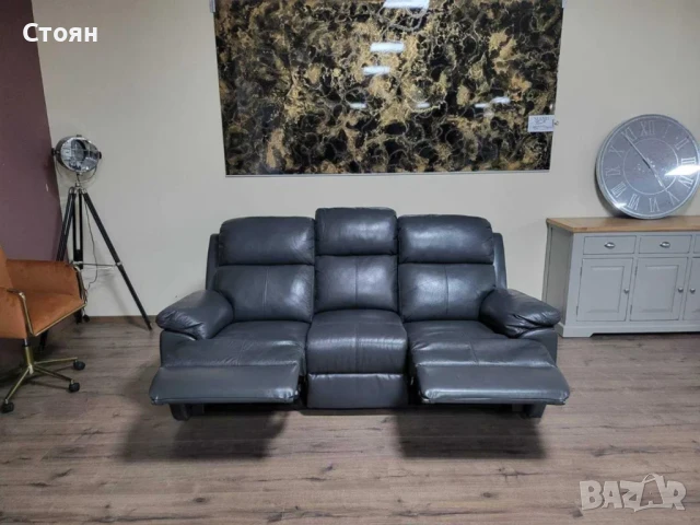 Тъмно сив кожен диван тройка с ръчен релаксиращ механизъм, снимка 2 - Дивани и мека мебел - 50887055