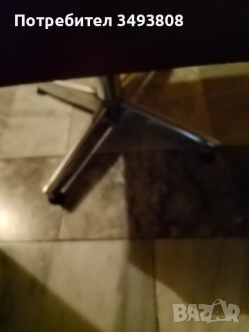 Стара кожена въртяща се табуретка , снимка 3 - Дивани и мека мебел - 51682221