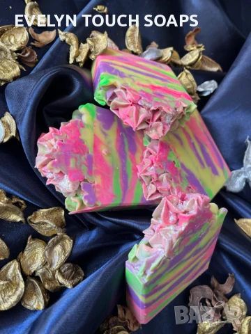 Ябълкова градина –Натурален сапун ръчно изработен арт сапун, снимка 3 - Козметика за тяло - 51104823