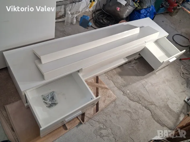 Тв шкаф с LED , и рафтове за стена , снимка 5 - Секции и витрини - 56245637