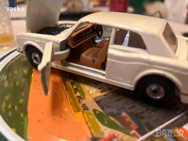 Английско Корги 1:36-Ролс, снимка 7 - Колекции - 52792184