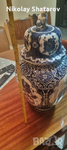 голям порцеланов съд.