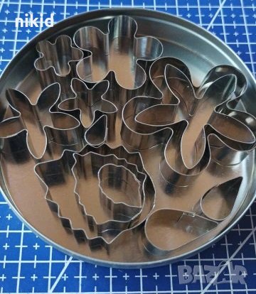 12 бр Роза Галакси Коледна звезда цвете метални форми резци форма резец торта зеленчуци плодове, снимка 4 - Форми - 35352848