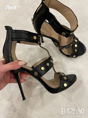 GUESS 35 дамски сандали черни със златно, снимка 2 - Дамски елегантни обувки - 54015942