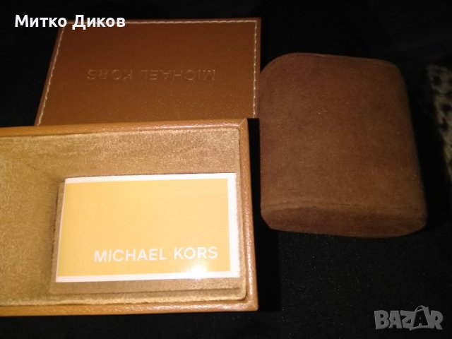 Кутия за часовник с инструкция и възглавница Майкъл Корс, снимка 9 - Други - 36619930