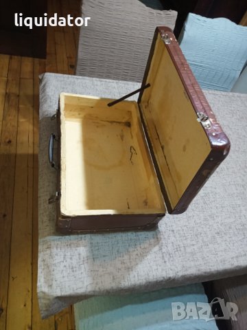 Стар запазен куфар, снимка 5 - Антикварни и старинни предмети - 38028203