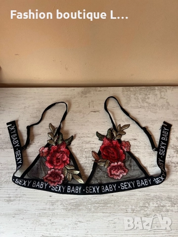 Ново черно бюстие с бродерия червени цветя и ластик с надпис sexy baby с регулиращи се презрамки 🖤