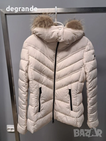 Късо дамско яке с Пухена Качулка , снимка 2 - Якета - 53159089