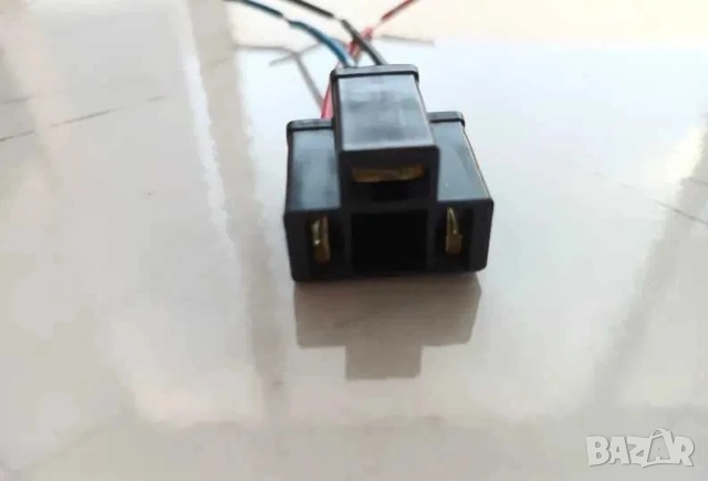 Букса за крушка H4, букса за фар Н4, букси за фарове H4