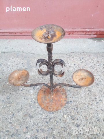 Стар кован свещник, снимка 1