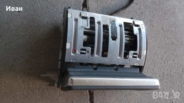 Механизъм за дисплея за Ауди А8 4E, снимка 3 - Части - 51347730