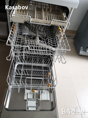 Miele Съдомиялна - 9 Комплекта - Свободностояща - 45см - Тясна, снимка 6 - Съдомиялни - 52460018