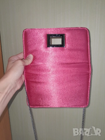 нова цикламена сатенена чанта , снимка 4 - Чанти - 53015572