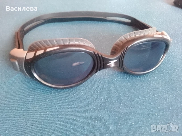 Плувни очила Speedo Futura Biofuse Flexiseal + кутия, снимка 2 - Водни спортове - 50839686