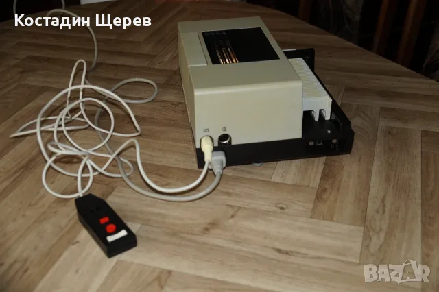 Диапроктор-прожекцинен апарат Аспектомат"Pentacon AV100 auto", снимка 3 - Фотоапарати - 56083351