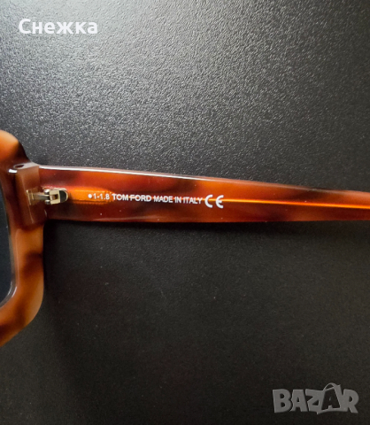Оригинални дамски очила Tom Ford, снимка 7 - Слънчеви и диоптрични очила - 44569702