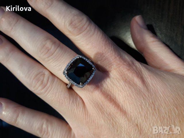 Продавам дамски сребърен пръстен. , снимка 2 - Пръстени - 30399902