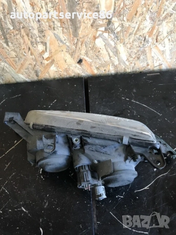 Преден десен фар за Toyota Avensis 1.8 (2001) 54533365, снимка 2 - Части - 54353309