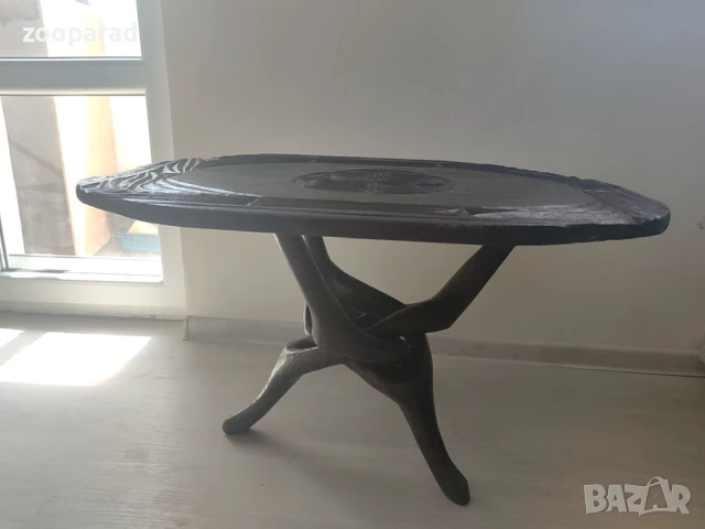 Африканска холна масичка с оригинални подвижни крачета. , снимка 3 - Антикварни и старинни предмети - 51009288