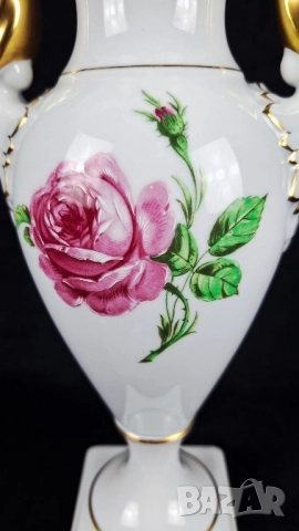Изящна порцеланова ваза с лебедови дръжки - Kaiser (Alka-Kunst) от 60те г, снимка 4 - Вази - 52386261