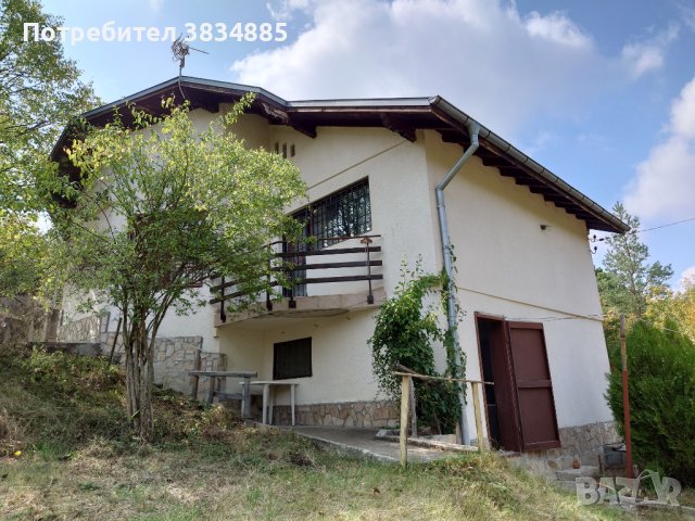 Къща с голям двор в с. Златуша. На 21 км от София., снимка 5 - Къщи - 42261557