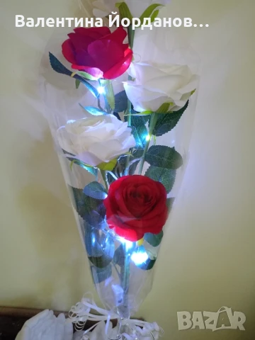 букети светещи с реалистични текстилни рози , снимка 2 - Декорация за дома - 50905684
