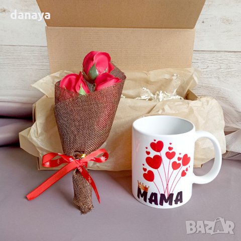 1993 Подаръчен комплект за 8 Март чаша с надпис МАМА и букет червени рози, снимка 2 - Чаши - 31875251