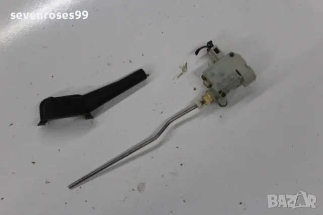 Заключване врата резервоар Фолксваген Голф 6 VW Golf 6 4врати хечбек 5K6810773