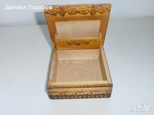 Стара  Дървена Табакера, Дървена  Кутия с Пирограф , снимка 4 - Табакери - 38384343