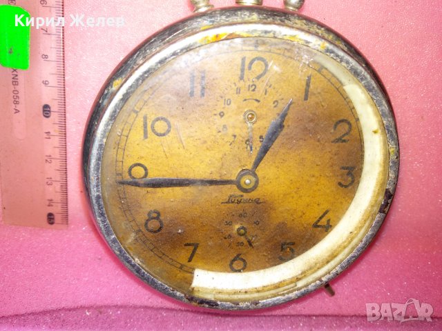 РОДИНА Стар КОЛЕКЦИОНЕРСКИ МЕХАНИЧЕН БЪЛГАРСКИ БУДИЛНИК РАНЕН СОЦ 13681, снимка 4 - Антикварни и старинни предмети - 44466080