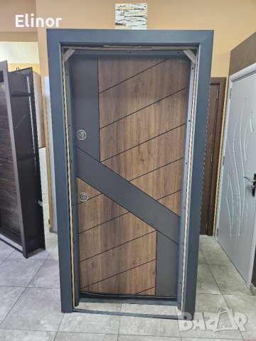 Входна блиндирана врата LCR 2029