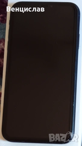 Продавам iphone 8 за части. 