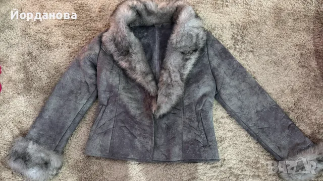 Дамско пухено палто сиво