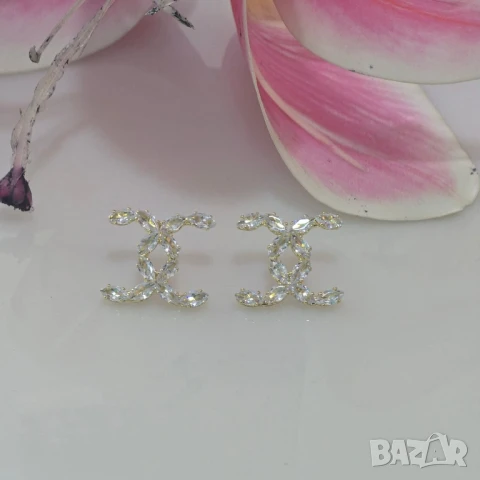 обеци от медицинска стомана в кутия chanel Bvlgari ysl saint laurent , снимка 2 - Обеци - 51147081