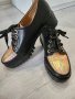 Обувки с златен акцент, снимка 1 - Дамски ежедневни обувки - 42462754