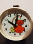 Стар механичен анимиран будилник, настолен часовник, снимка 1