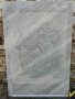 мраморна масивна плоча, ръчно дялана с фигура , снимка 1 - Антикварни и старинни предмети - 37332340