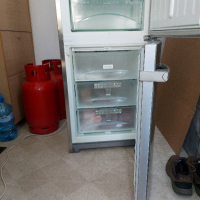 Хладилник с фризер Миеле, снимка 4 - Хладилници - 44600973
