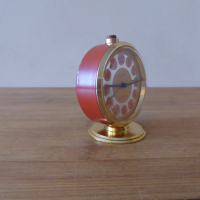 Будилник часовник Слава червен, снимка 5 - Антикварни и старинни предмети - 44687875
