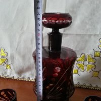 Цветен червен кристал гарафа и чаши, снимка 2 - Антикварни и старинни предмети - 40780698