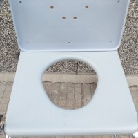 Тоалетен санитарен стол за трудноподвижни, снимка 6 - Столове - 42707096