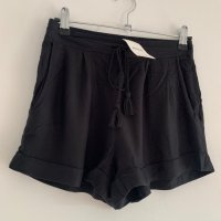 Черни къси панталонки черен панталон , снимка 2 - Къси панталони и бермуди - 40045438